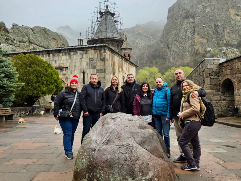 Happybus Yerevan Armenia indiaarmeniatravels 5 768x579